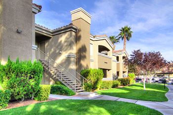 Vintage at the lakes apartment homes patio/ blacony
